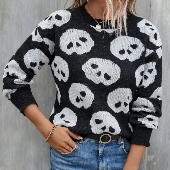 Cozy Skull Print Loose Fit Sweater Top - Picture 3 of 4